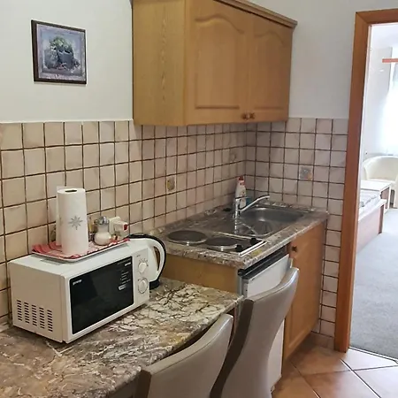 Alojamento de Acomodação e Pequeno-almoço Karát Panzió
