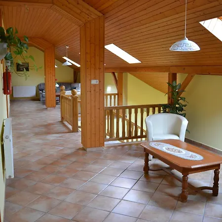 Karat Panzio Bed & Breakfast 3*